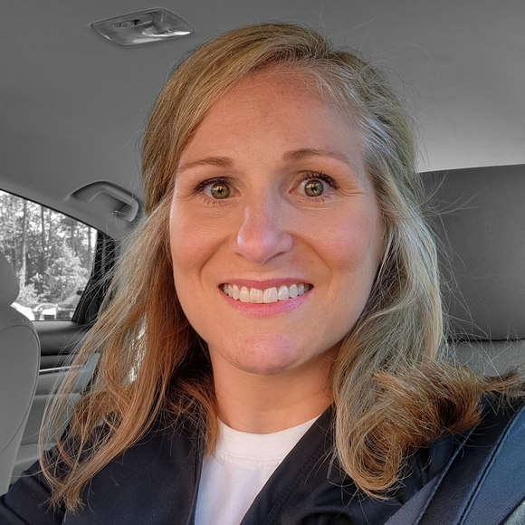 Meet your Posher, Miranda - Picture 2 of 11